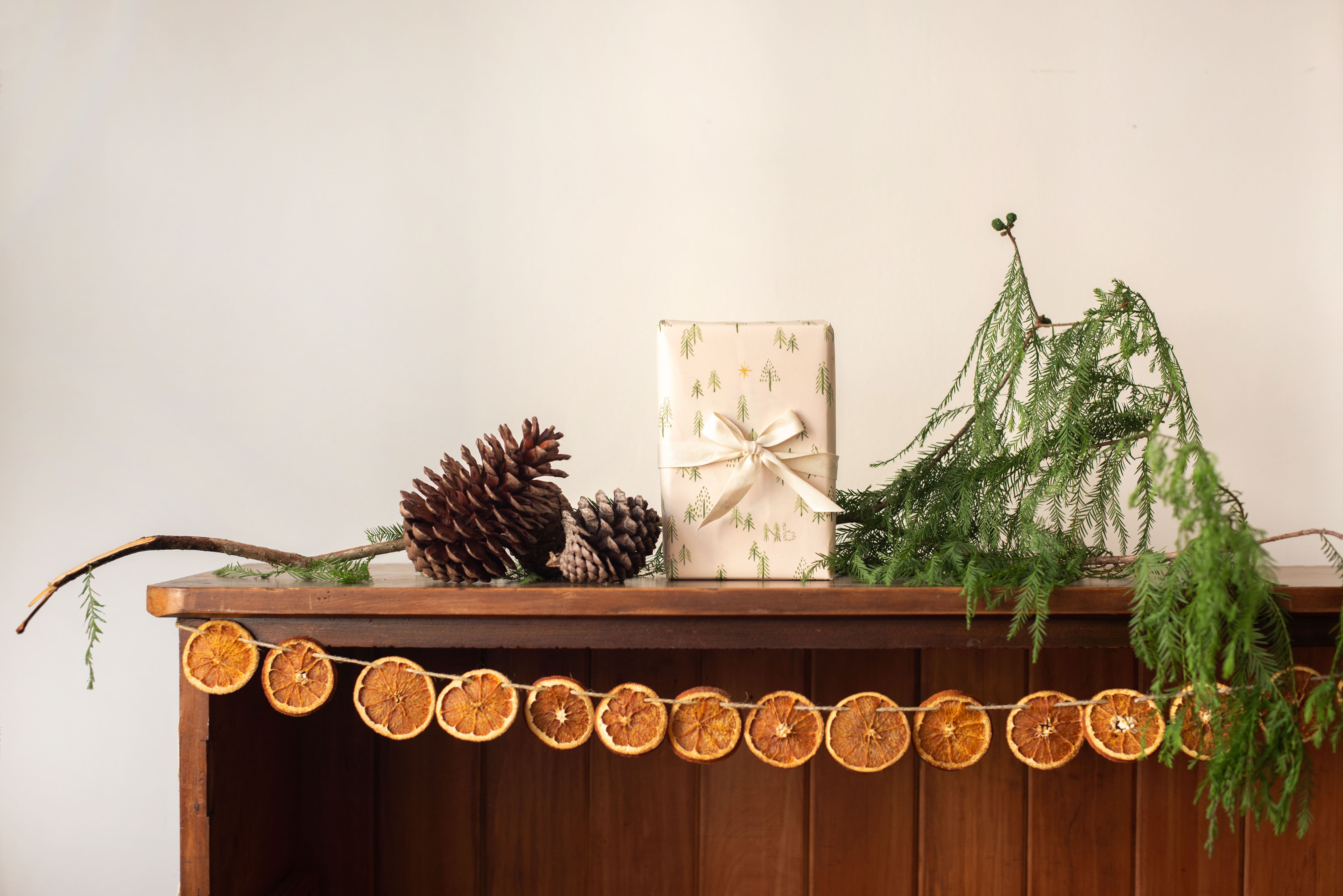 make your own dried orange garland